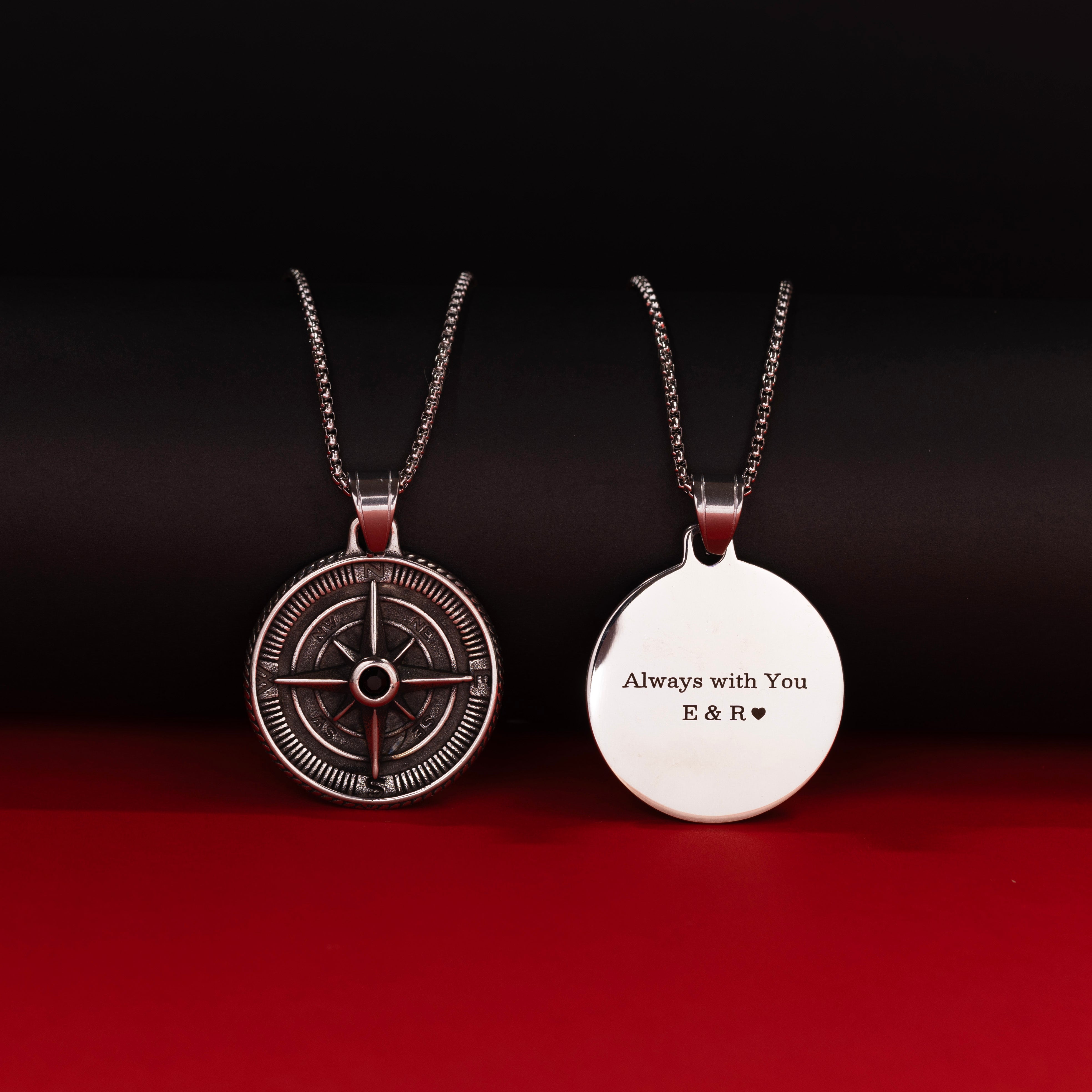 Collier boussole en argent pour homme avec gravure personnalisée